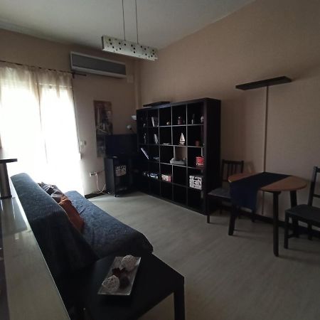 Modern Apartment, 5΄ Walk From Central Metro Station Athens Exterior photo