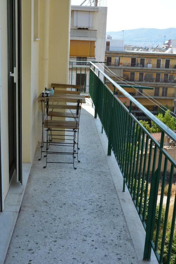 Modern Apartment, 5΄ Walk From Central Metro Station Athens Exterior photo