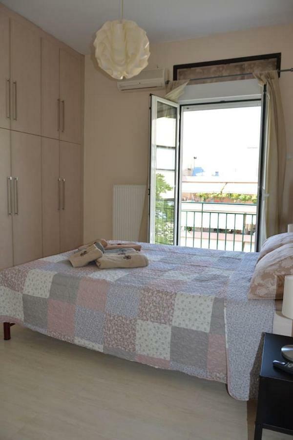 Modern Apartment, 5΄ Walk From Central Metro Station Athens Exterior photo